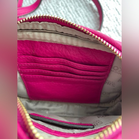 Michael Kors Small Hamilton Crossbody Pink with Gold Hardware Pristine Condition - Picture 4 of 7